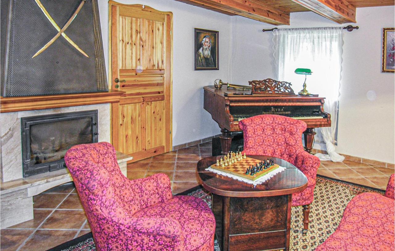 Awesome Home In Pleszew With Wifi Zawidowice Esterno foto
