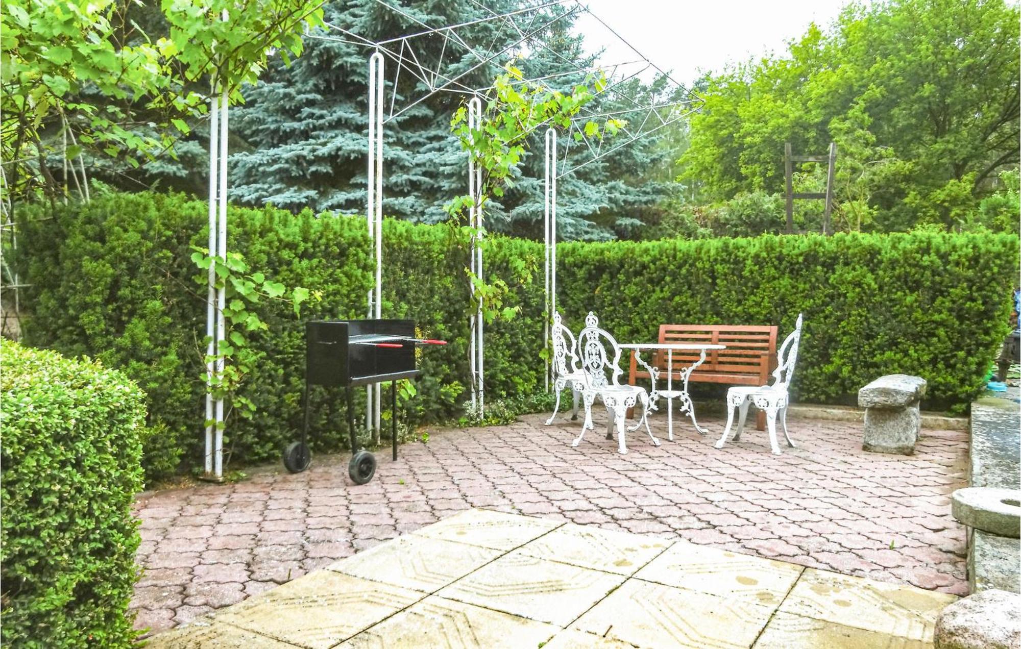 Awesome Home In Pleszew With Wifi Zawidowice Esterno foto